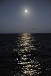 Pleine lune sur l'océan Pacifique