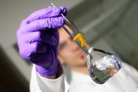 Test de l'analyseur chimique miniaturisé in situ CHEMINI Phosphate - Préparation d'une solution de Rhodamine