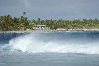 Vagues déferlantes sur l'atoll de Hao (série 1/3)
