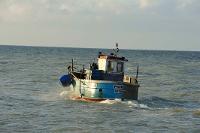Bateau de pêche côtière dans les eaux britanniques