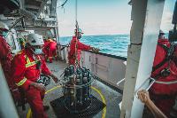 École Bleu Outremer (LEG 1) - Mise à l'eau d'une CTD-Rosette