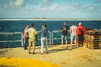 École Bleu Outremer (LEG 1) - Participants devant l'île Tromelin